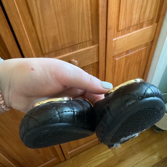 LIKE NEW TORY BURCH FLATS - Picture 2 of 9